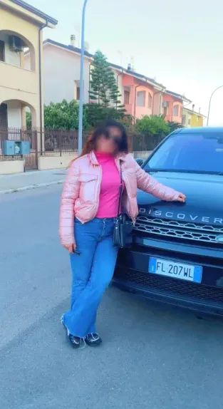 Angela, 36