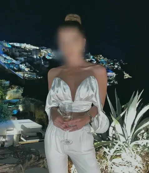 Isabella, 31