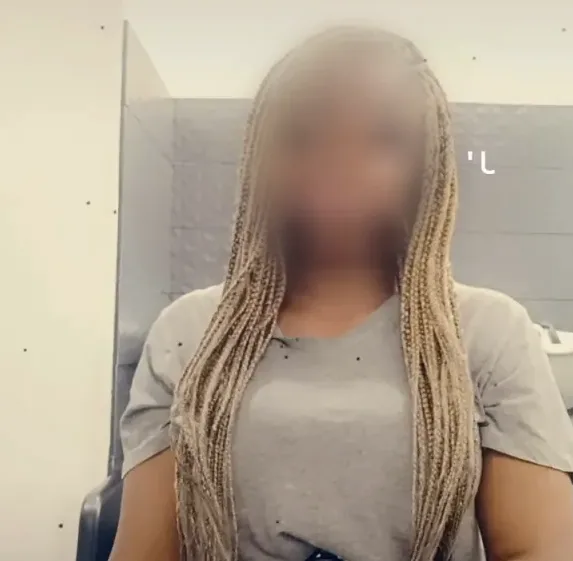 Julie, 39