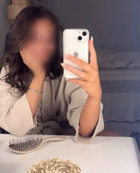 Naomi, 20