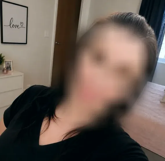 Nina, 37