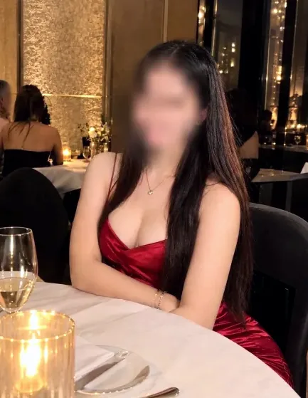 Norah, 30