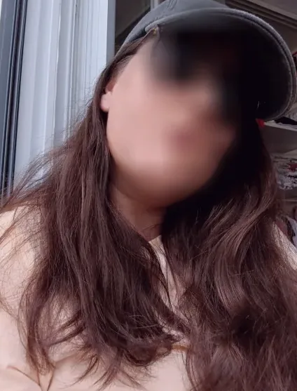 Nour, 32