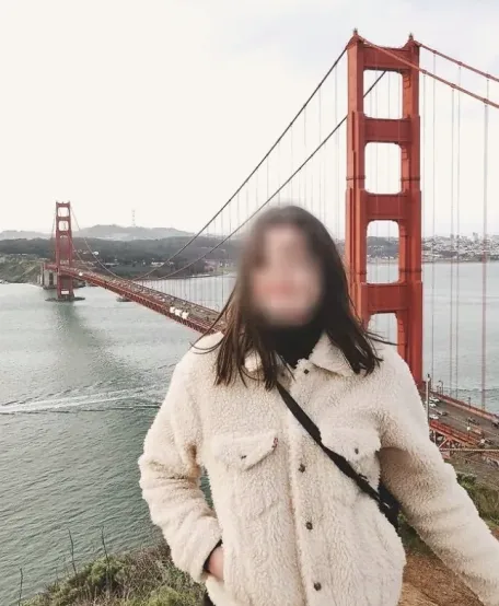 Zoe, 28